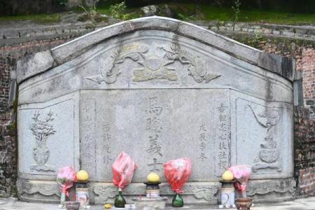 坟前庙后什么意思 这样宝地风水好吗