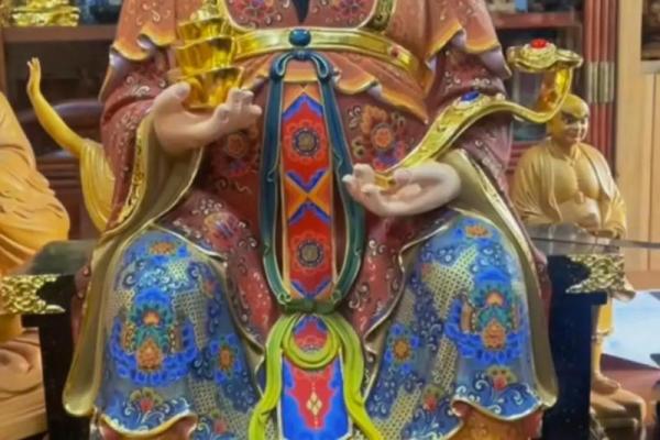 文武财神如何选择 如何正确的供奉财神爷