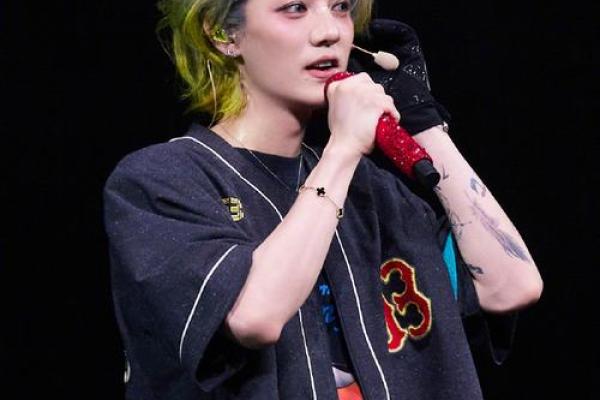 鹿晗姓名配对解析图 鹿晗这个名字？