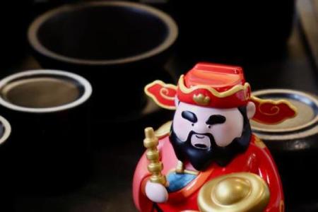 财神爷供桃子好不好  财神爷贡品放桃子可以吗