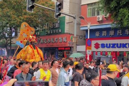 城隍庙灵签抽签仪式视频