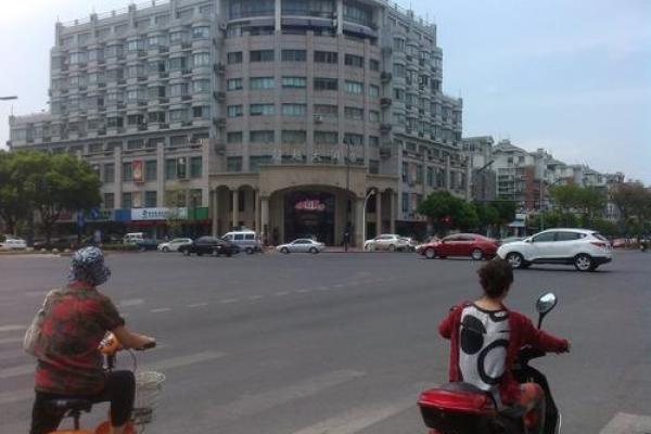 为什么到十字路口扔钱有什么风水效果