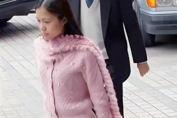 翁帆的八字