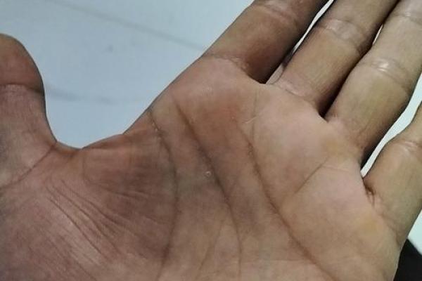 腊月二十七出生的男孩八字硬不硬